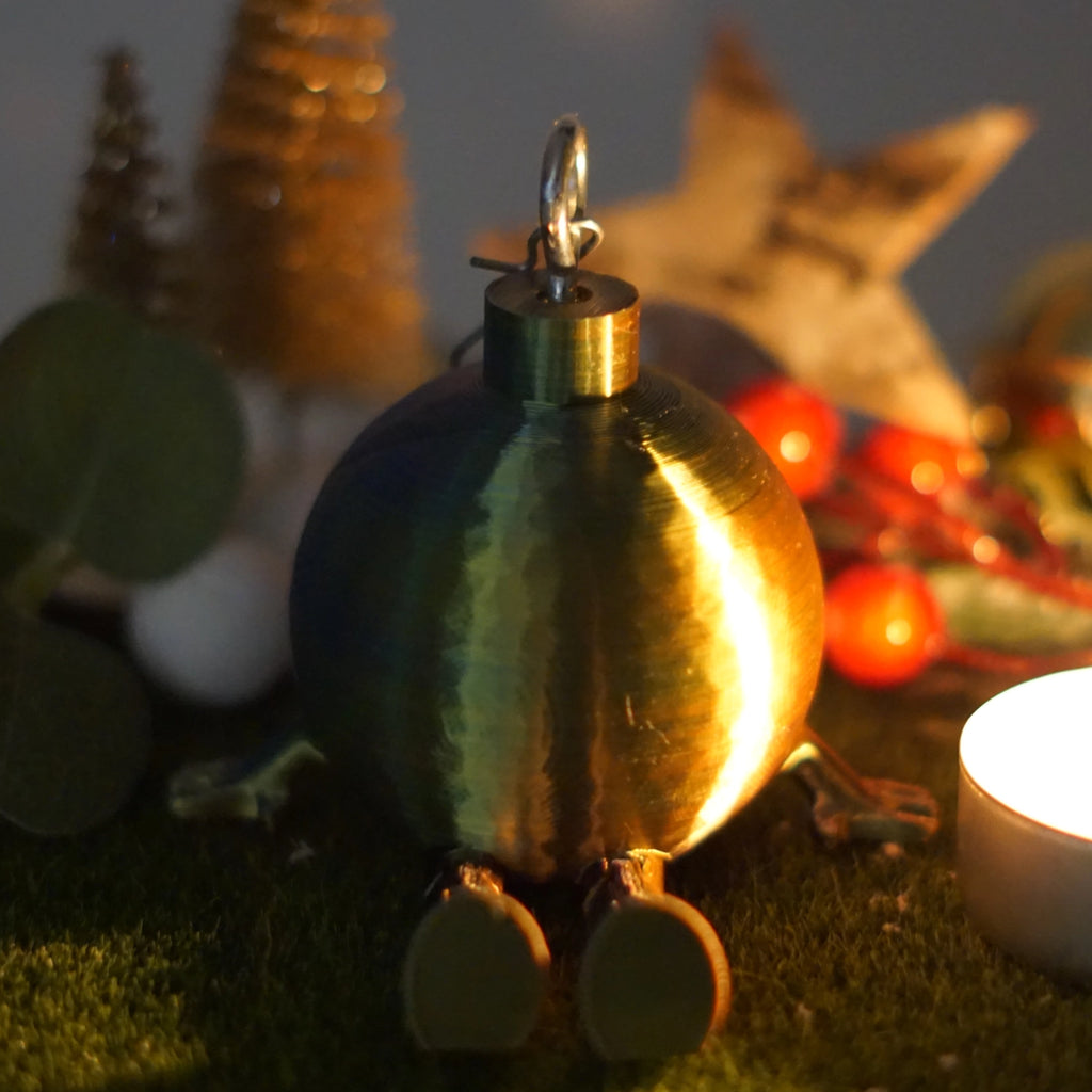 Kugel mit Beinen – die chilligste Weihnachtsdeko der Welt. Verschiedene Set-Größen ab 10,99€