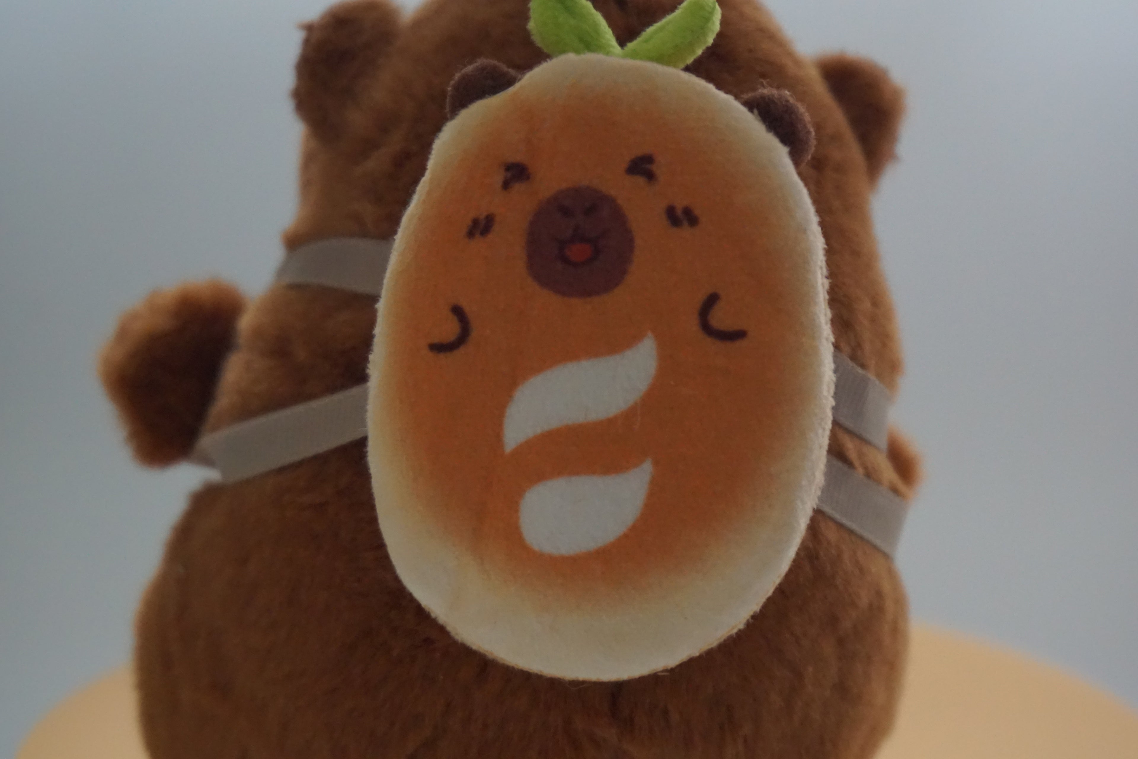 Capy Buddy – Plüschiger Capybara Anhänger für Handtaschen & Rucksäcke