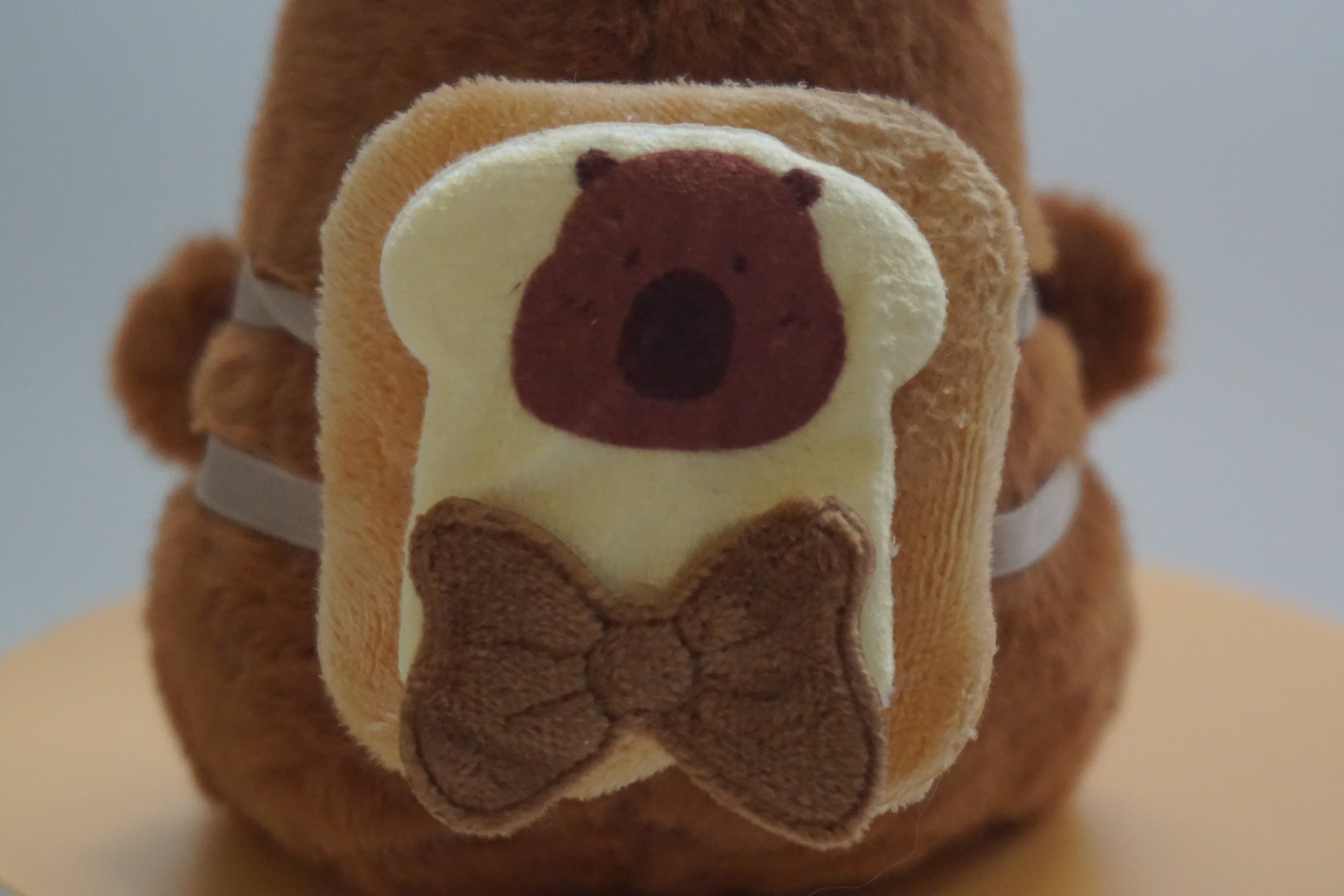 Capy Buddy – Plüschiger Capybara Anhänger für Handtaschen & Rucksäcke