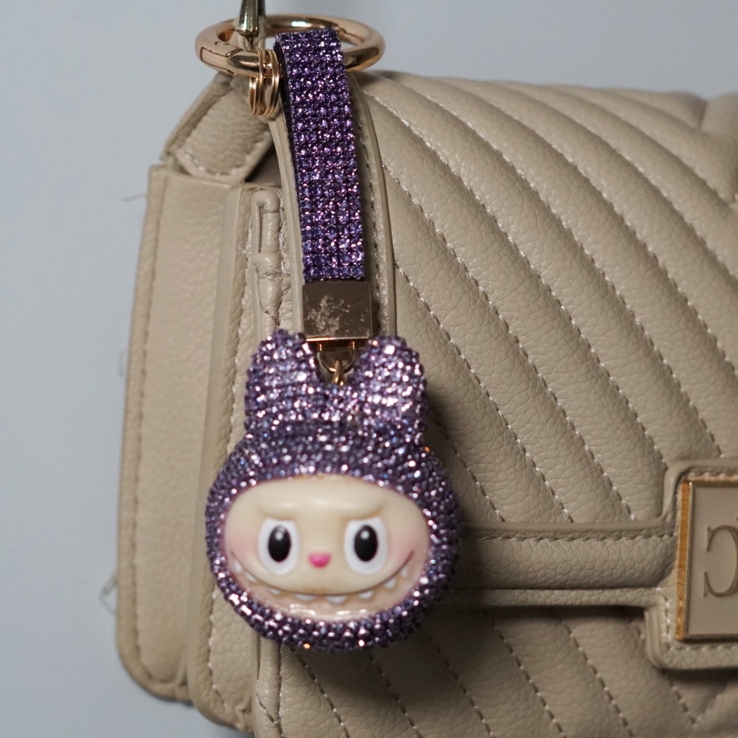 The Crystal Monsters – Glitzernde Figuren als Schlüsselanhänger & Taschenanhänger