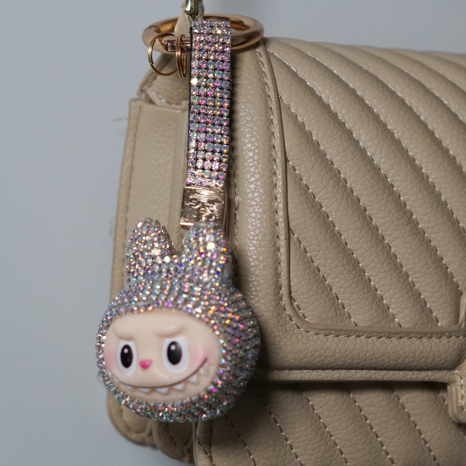 The Crystal Monsters – Glitzernde Figuren als Schlüsselanhänger & Taschenanhänger